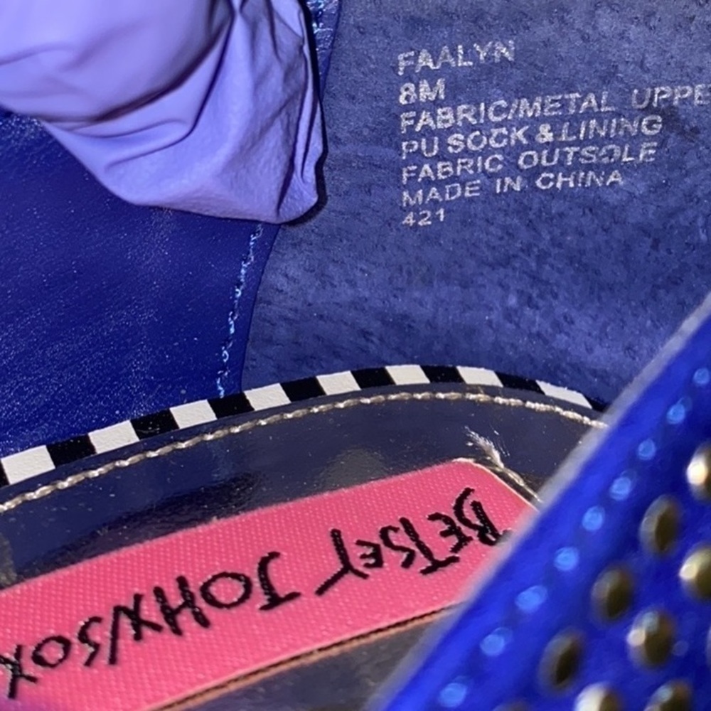 NWT 149.00 Shoes. Betsey Johnson Faawn Blue Heels, Size 8. Read thoroughly. HP - Picture 5 of 16